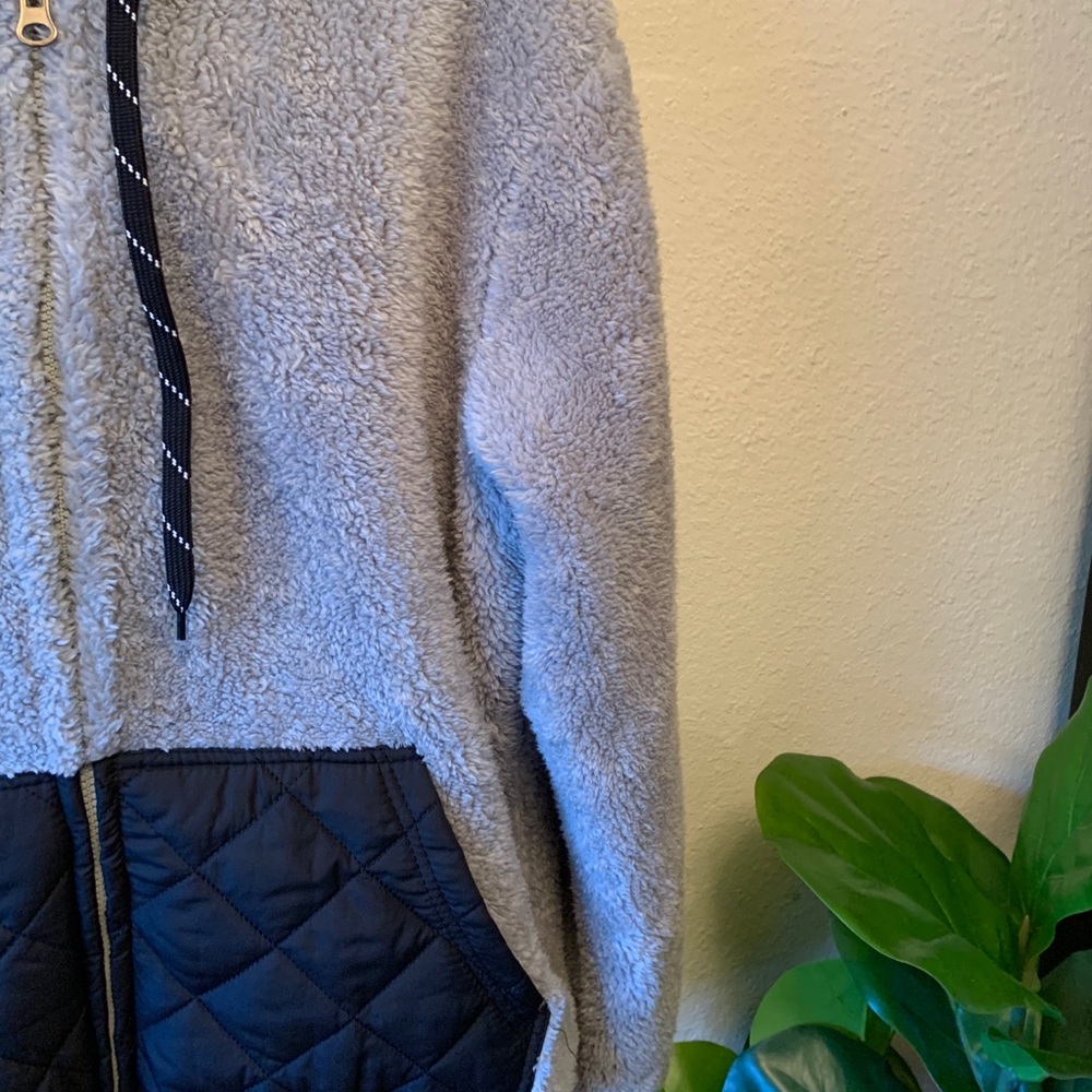 Furry jacket - Picture 5 of 8